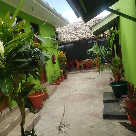 L&J Modern Backpackers Bnb Darüsselam Dış mekan fotoğraf
