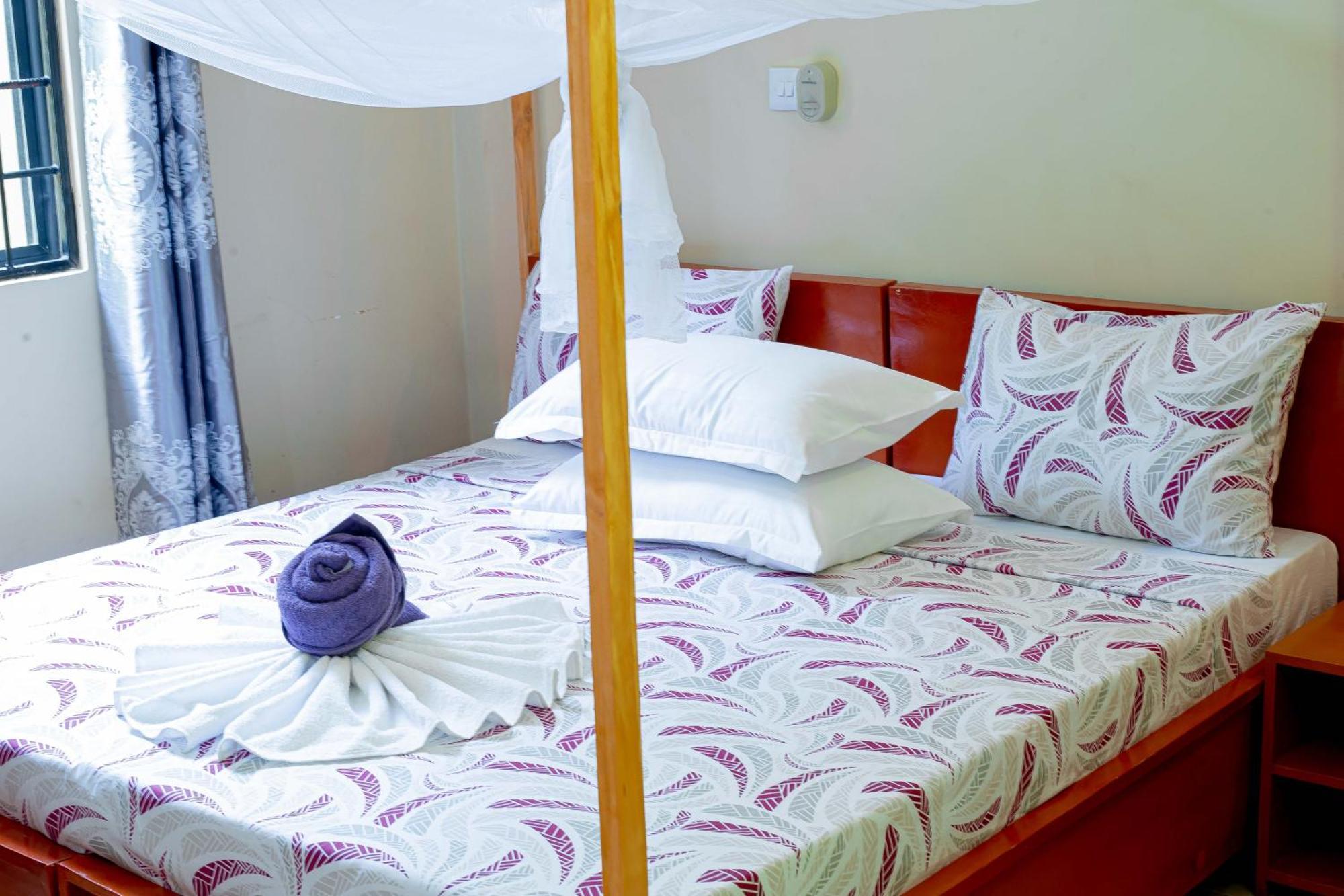 L&J Modern Backpackers Bnb Darüsselam Dış mekan fotoğraf