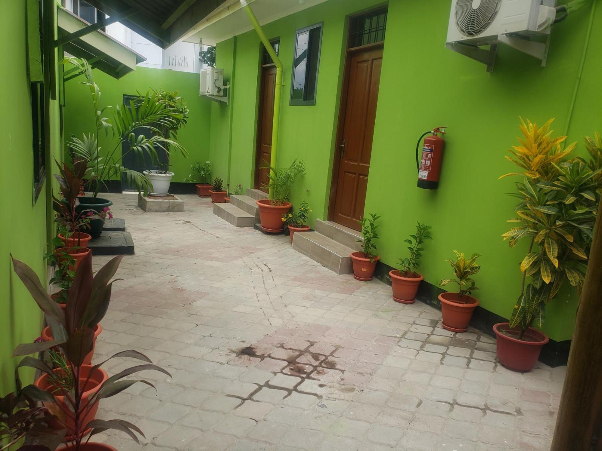 L&J Modern Backpackers Bnb Darüsselam Dış mekan fotoğraf