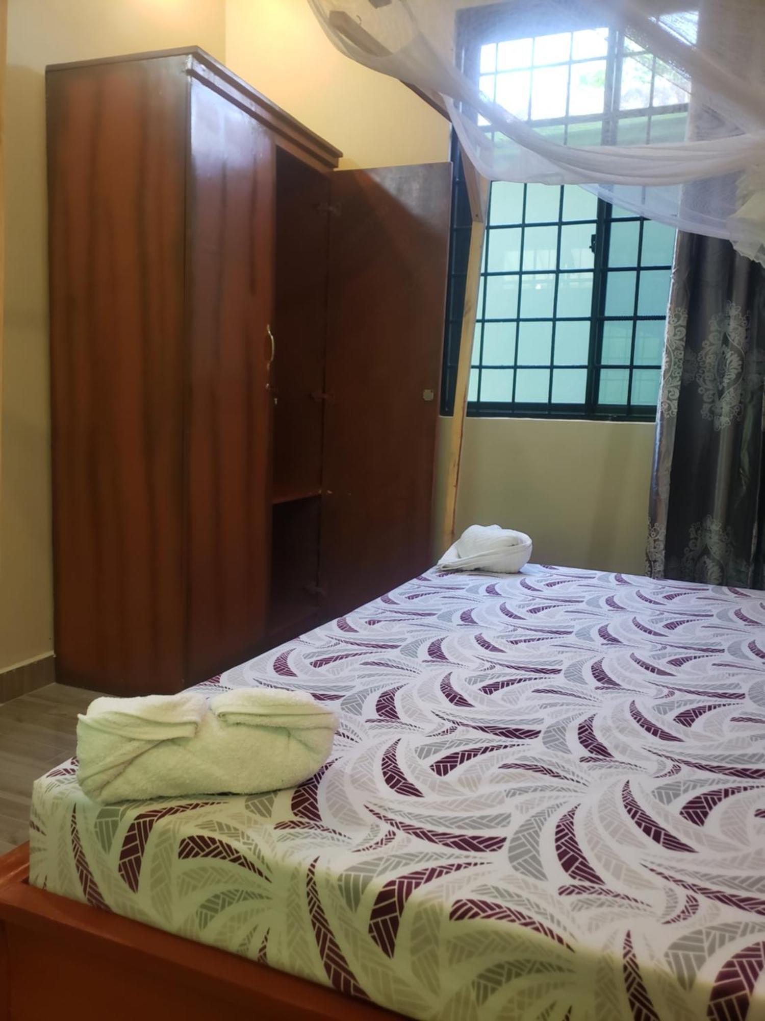 L&J Modern Backpackers Bnb Darüsselam Dış mekan fotoğraf