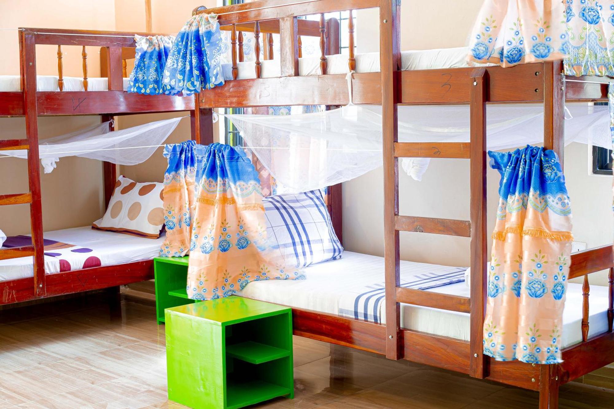 L&J Modern Backpackers Bnb Darüsselam Dış mekan fotoğraf