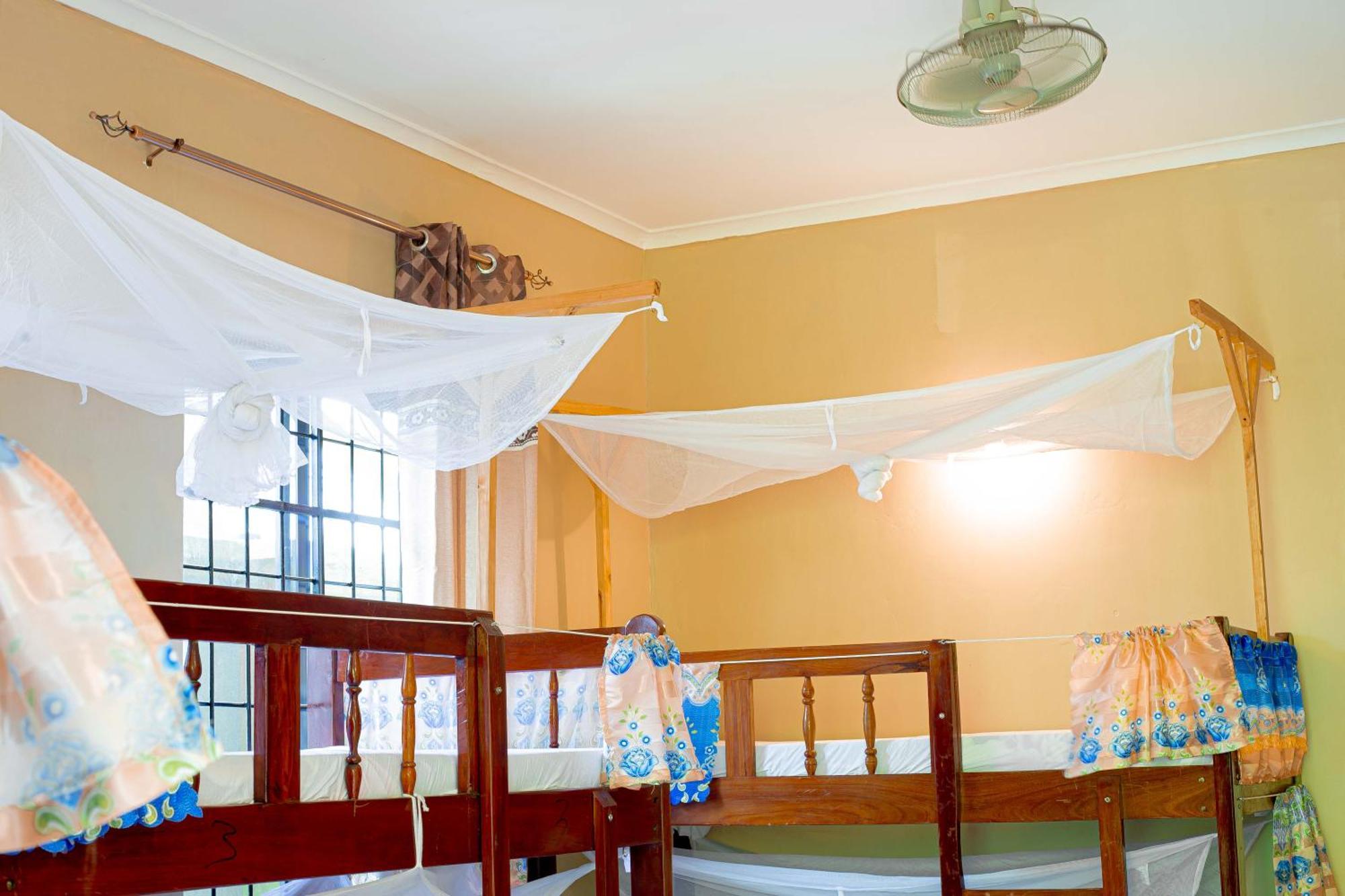 L&J Modern Backpackers Bnb Darüsselam Dış mekan fotoğraf