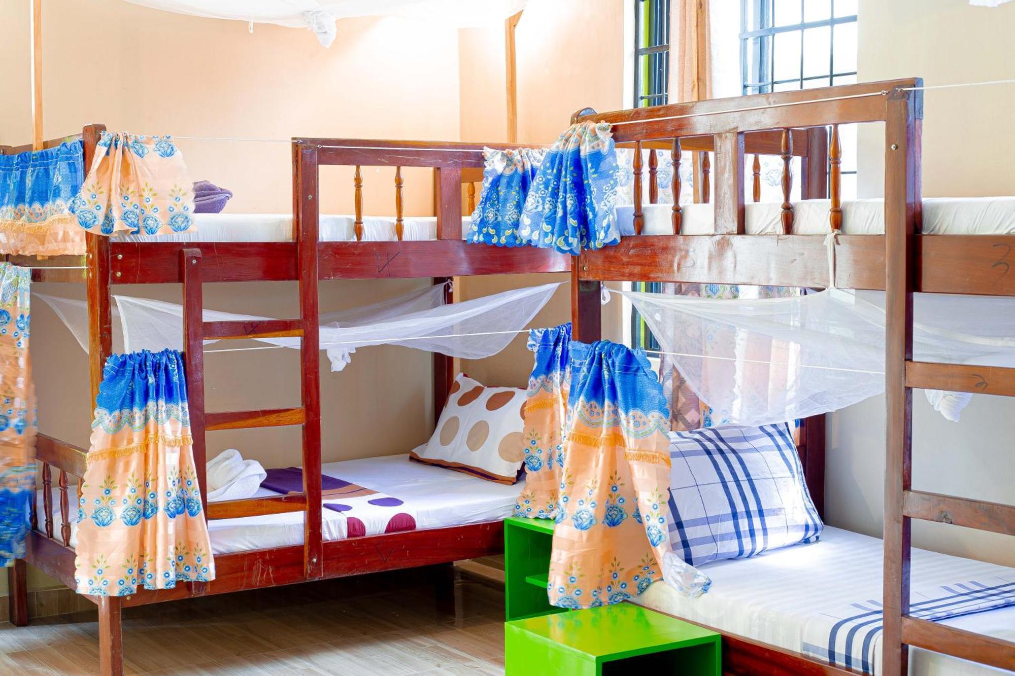 L&J Modern Backpackers Bnb Darüsselam Dış mekan fotoğraf