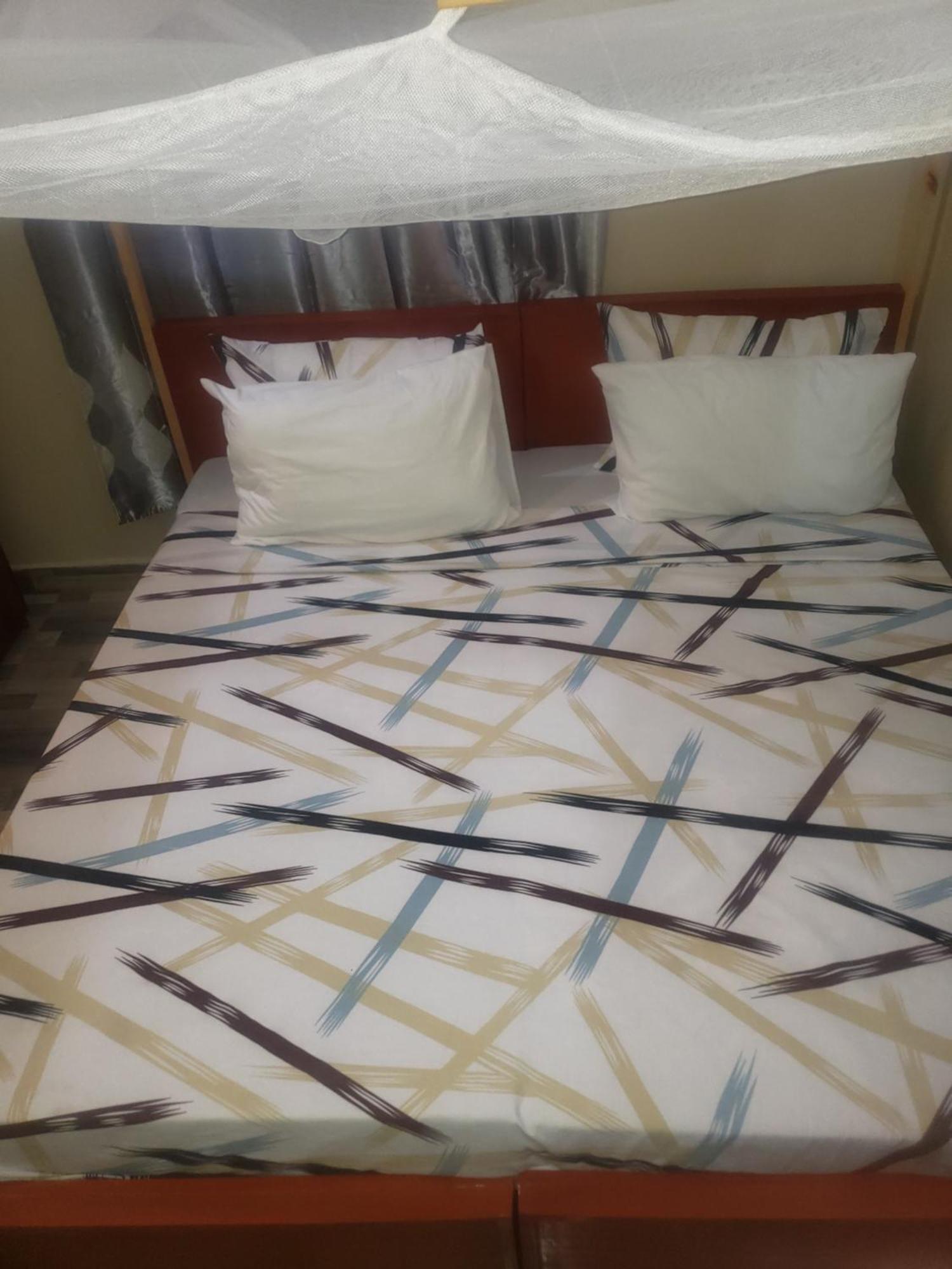 L&J Modern Backpackers Bnb Darüsselam Dış mekan fotoğraf