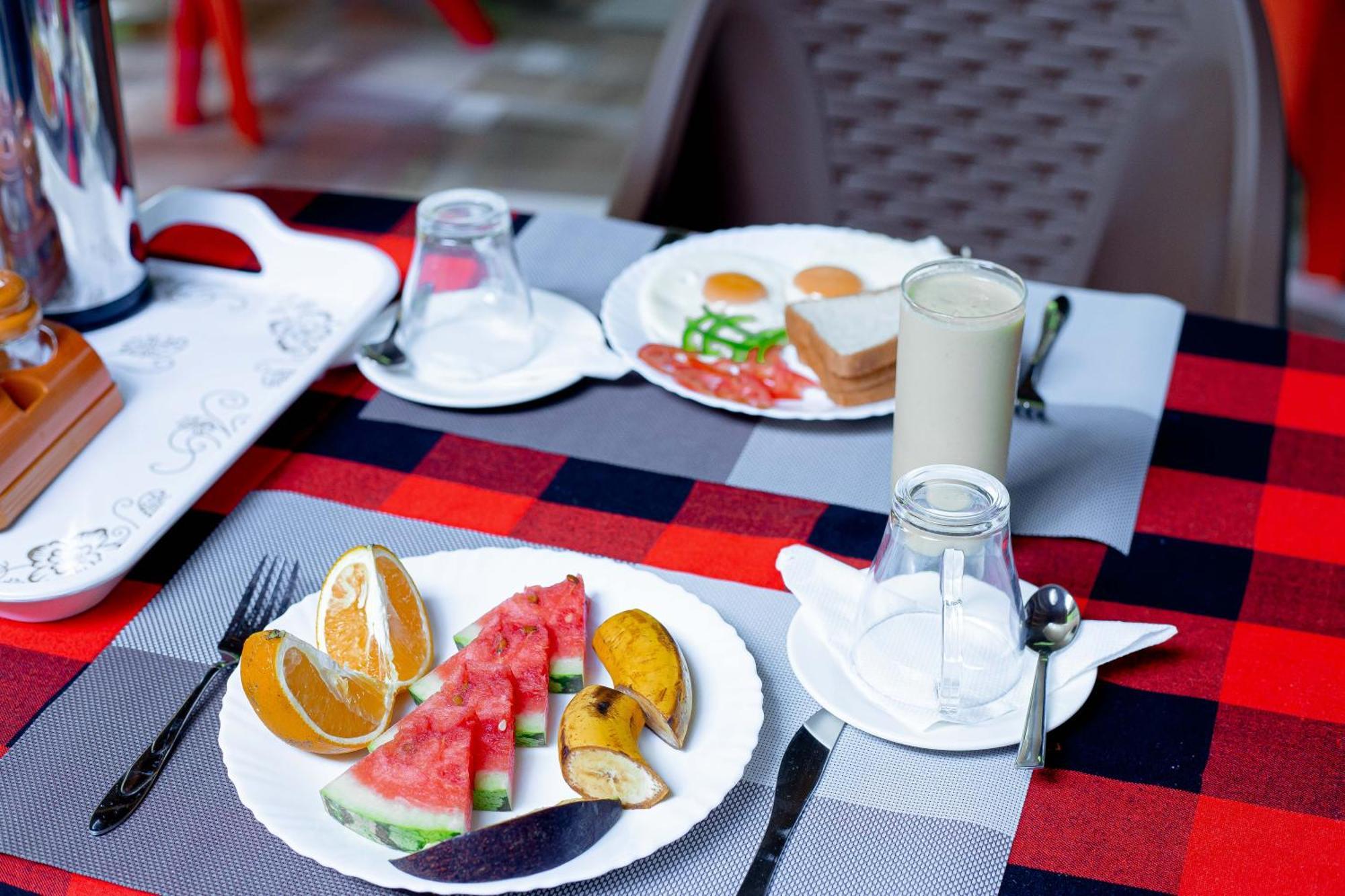 L&J Modern Backpackers Bnb Darüsselam Dış mekan fotoğraf