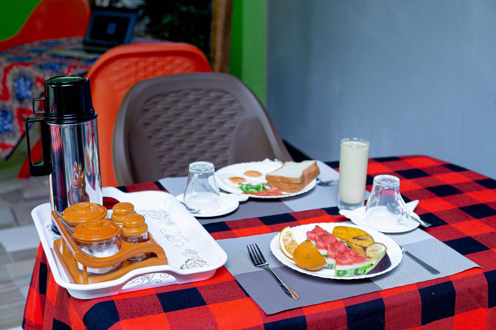 L&J Modern Backpackers Bnb Darüsselam Dış mekan fotoğraf