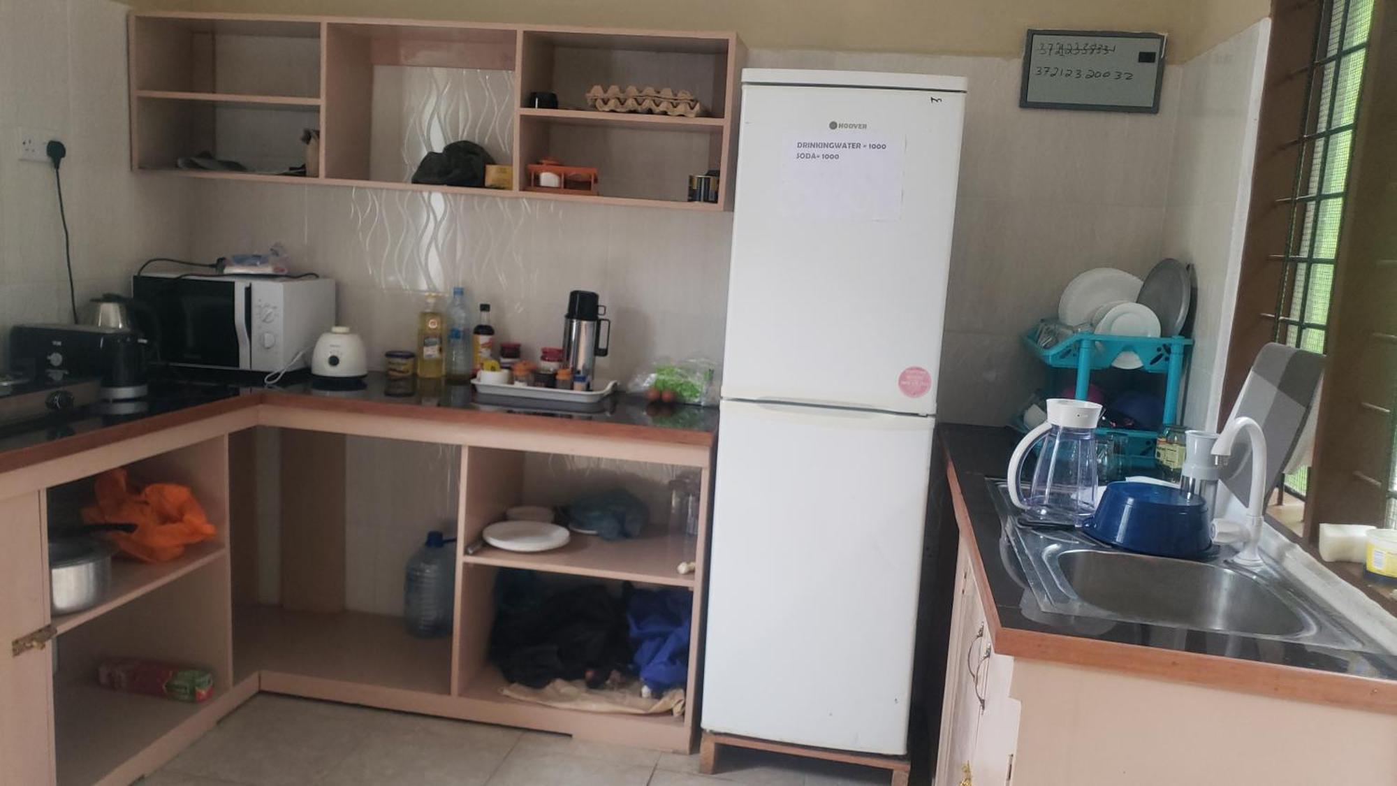 L&J Modern Backpackers Bnb Darüsselam Dış mekan fotoğraf