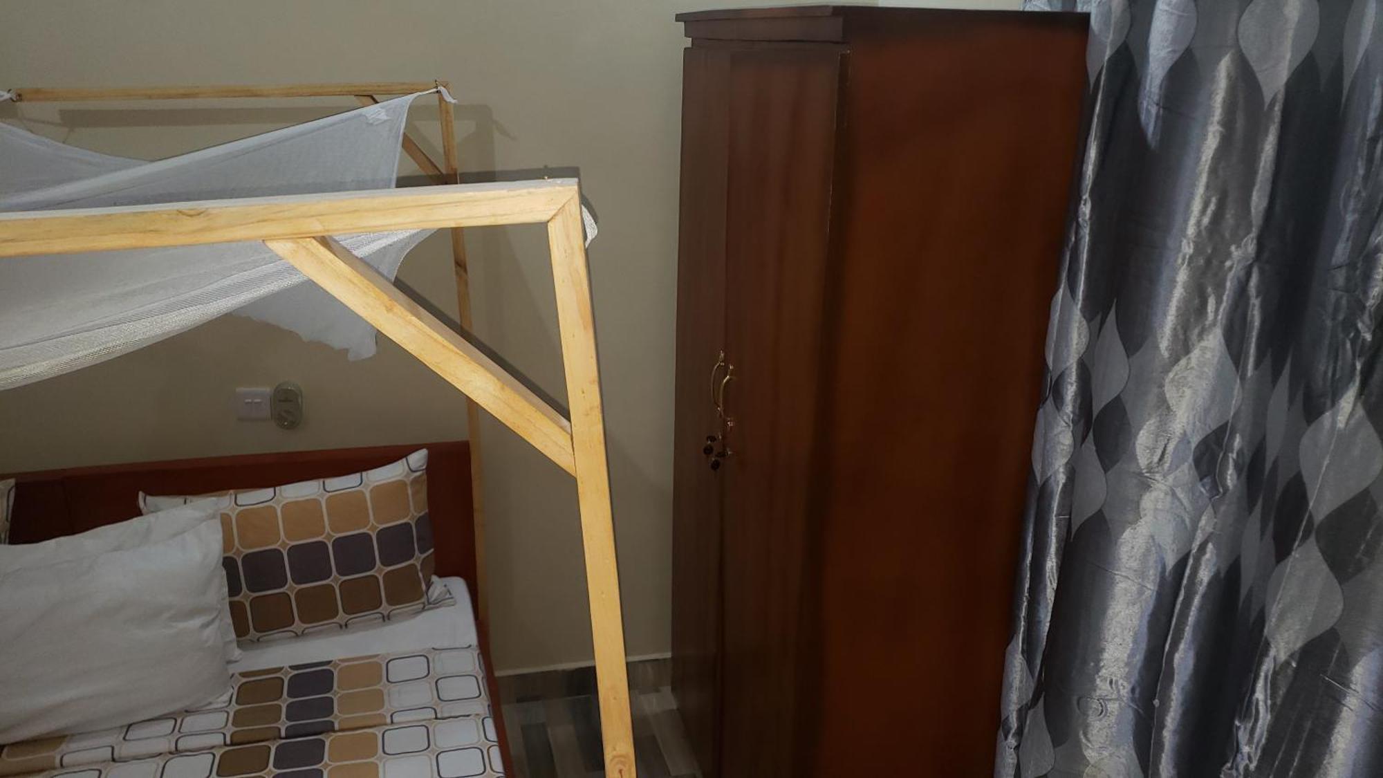 L&J Modern Backpackers Bnb Darüsselam Dış mekan fotoğraf