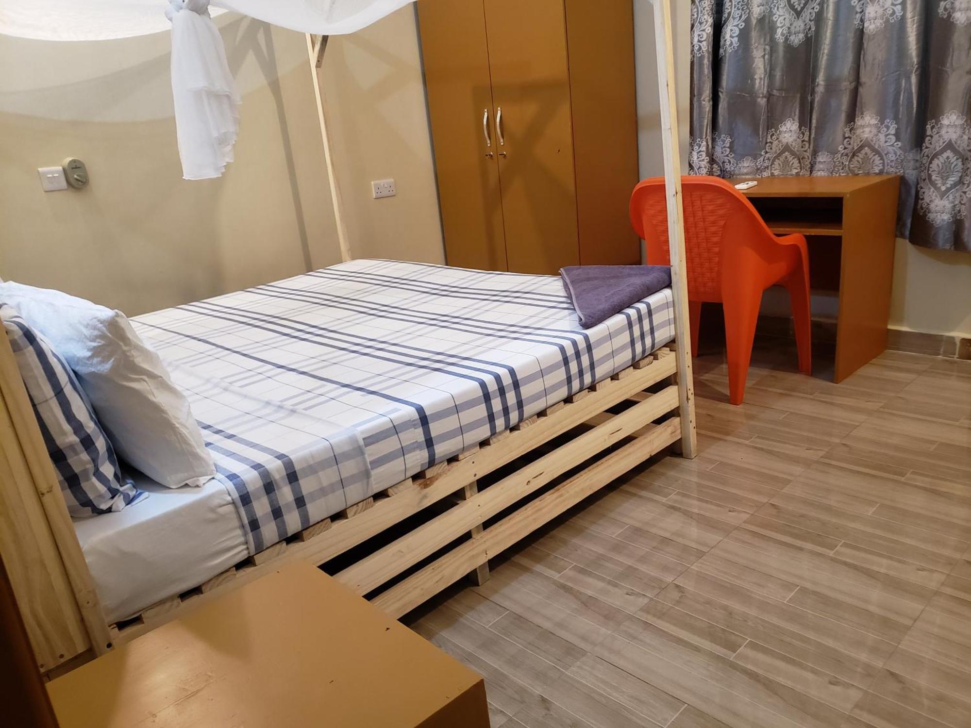 L&J Modern Backpackers Bnb Darüsselam Dış mekan fotoğraf